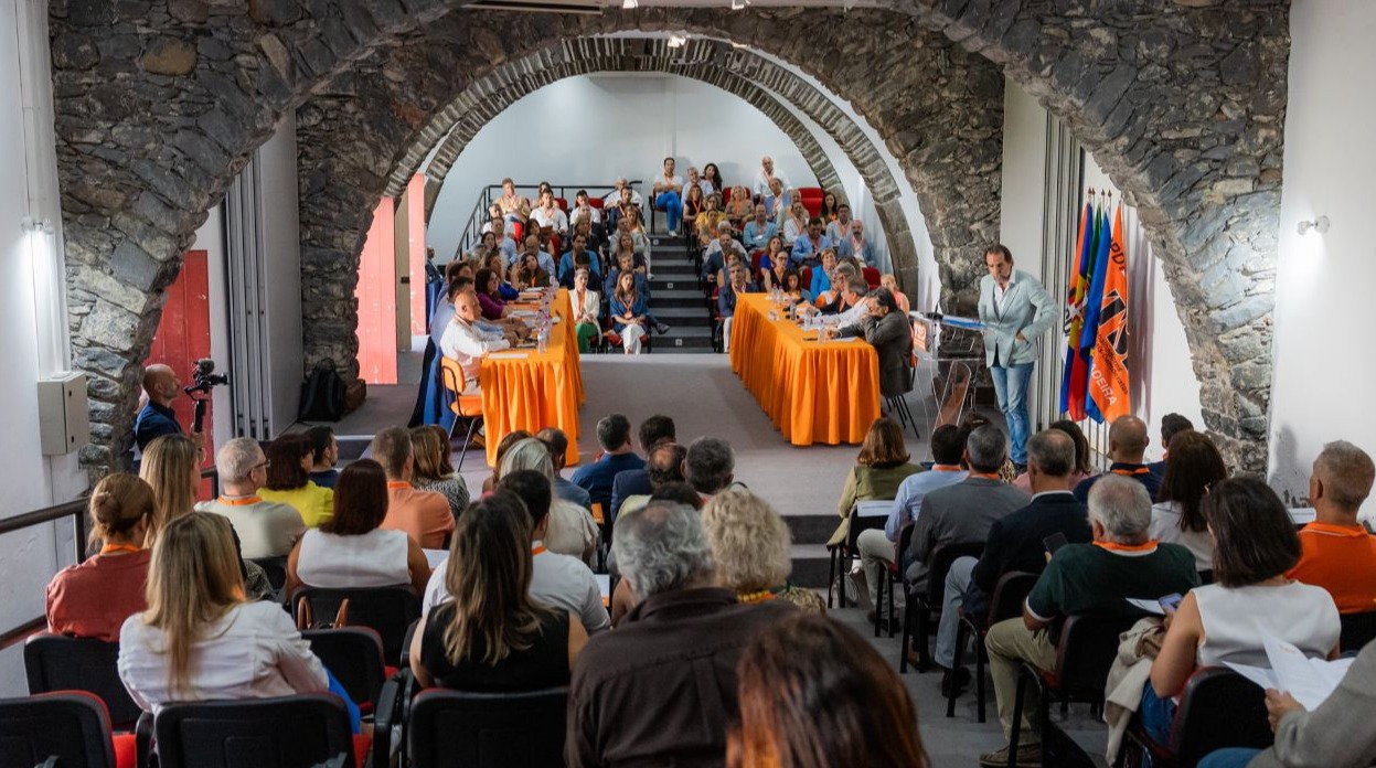 CONGRESSO TSD - Albuquerque reforça importância do PSD/M estar sempre ao lado dos trabalhadores e desafia TSD/M a integrarem as Listas às Autárquicas