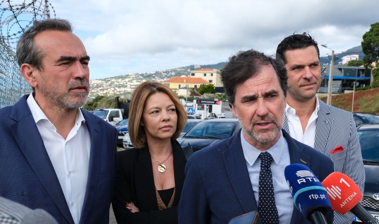 Instalação dos radares no Aeroporto da Madeira demonstra a diferença de governar da AD e do PS na República, no que respeita à Madeira